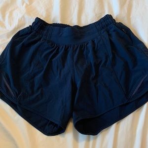 lululemon hotty hots LR 4 inch